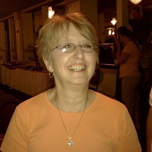 Meet your Posher, Elaine